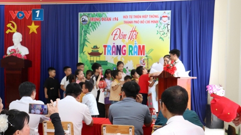 “Đêm hội Trăng Rằm” ấm áp tại Trung đoàn Tàu ngầm 196 Hải quân
