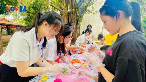 Hàng trăm gia đình thủ đô vui Tết Trung thu 2025