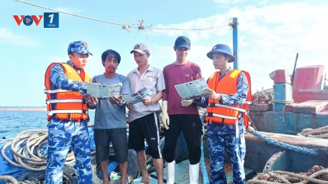 Tuyên truyền pháp luật về biển đảo cho ngư dân (13/10/2025)
