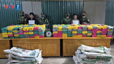 Quảng Trị bắt 2 đối tượng, thu giữ 500kg ma túy