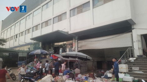 Hàng trăm tiểu thương chợ Thái “trắng tay” vì lũ