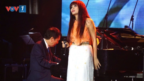 Ngọc Anh: "Luôn tự tin khi hát nhạc Phú Quang"