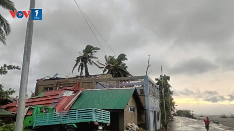 Philippines: Hàng nghìn người sơ tán khi bão Fengshen đổ bộ