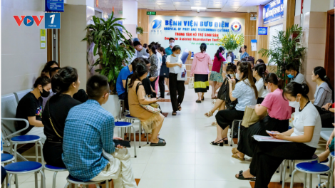 Đẩy mạnh chuyển giao công nghệ và nghiên cứu khoa học phục vụ người bệnh