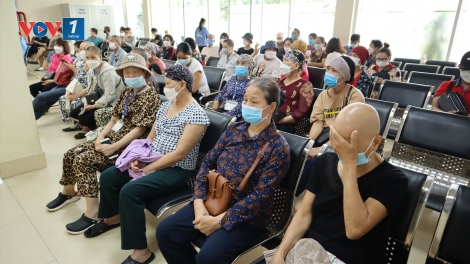 Theo dòng thời sự sáng 12/10/2025