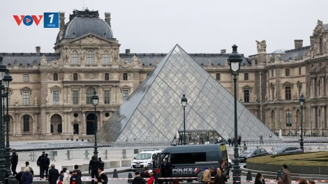 Tổng thống Pháp: Vụ trộm tại bảo tàng Louvre là “cuộc tấn công vào di sản quốc gia”