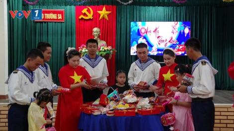 Trung thu ấm áp ở Đặc khu Trường Sa