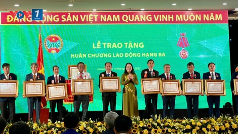 Nông dân Việt Nam thi đua, vững tin bước vào kỷ nguyên mới (14/10/2025)