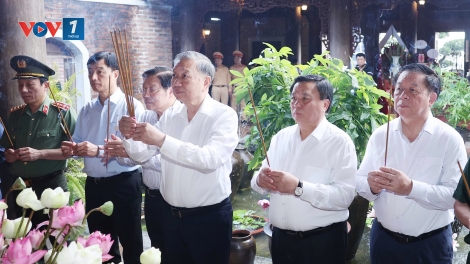Thời sự 21h30 11/10/2025: Tổng Bí thư Tô Lâm dâng hương tưởng nhớ Chủ tịch Hồ Chí Minh tại Nghệ An
