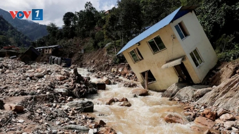 Thương vong lớn tại Ấn Độ và Nepal vì mưa lũ