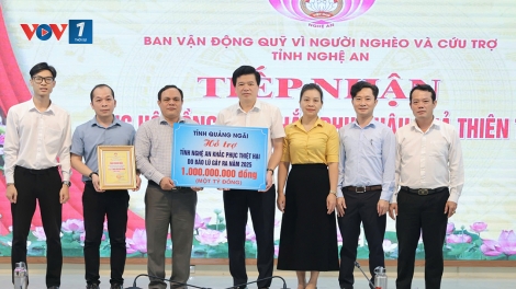 Quảng Ngãi: Trao 3,5 tỷ đồng hỗ trợ 6 địa phương khắc phục hậu quả bão lũ