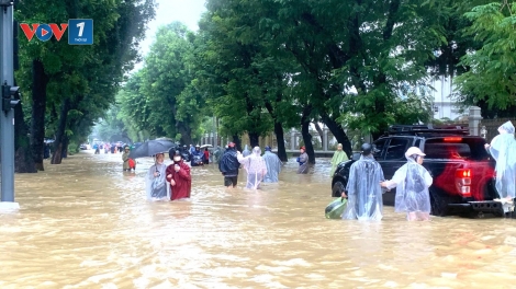 Thời tiết ngày 28/10/2025: Bắc Bộ ngày nắng, miền Trung mưa to kéo dài