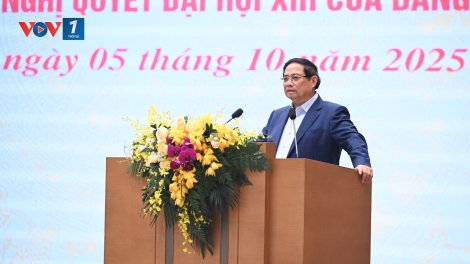 Thủ tướng phát động đợt thi đua lập thành tích chào mừng Đại hội lần thứ XIV của Đảng