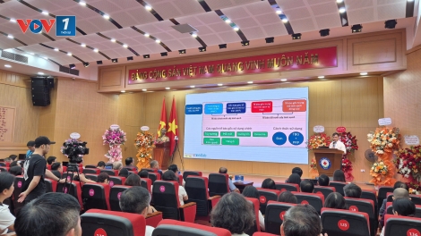 Đẩy mạnh chuyển giao công nghệ và nghiên cứu khoa học phục vụ người bệnh