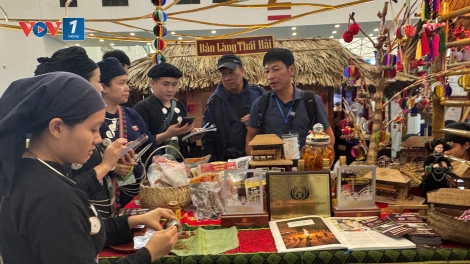 Hội chợ Mùa Thu lần thứ nhất: Gắn thương mại với văn hóa truyền thống