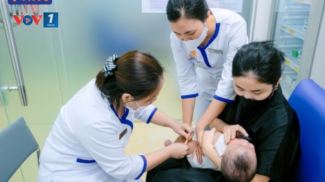 Cúm mùa dễ lây cho trẻ, mối nguy cha mẹ cần biết