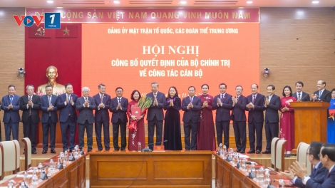 Tổng Bí thư Tô Lâm trao các quyết định của Bộ Chính trị phân công điều động cán bộ 