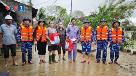 Bước chân lính biển giữa lũ dữ: Nơi nhân dân cần, họ có mặt