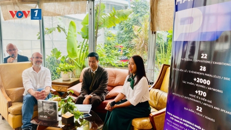 Sách ảnh "Hà Nội 1987" - Những khoảnh khắc thời Đổi Mới qua ống kính Jean-Charles Sarrazin