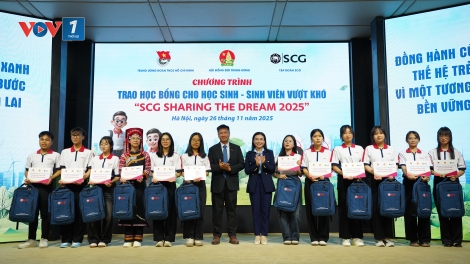 Trao học bổng cho sinh viên có hoàn cảnh khó khăn “SCG Sharing the Dream 2025”