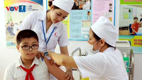 Nhiều trẻ được tiêm phòng đầy đủ, đúng lịch nhờ nguồn cung văc xin đầy đủ