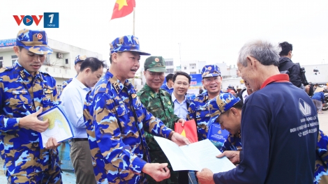 Vùng 4 Hải quân đồng hành cùng ngư dân Gia Lai bám biển, vươn khơi