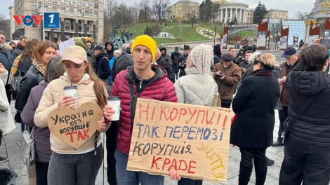 Biểu tình tại Kyiv, Ukraine giữa lúc bê bối tham nhũng lan rộng