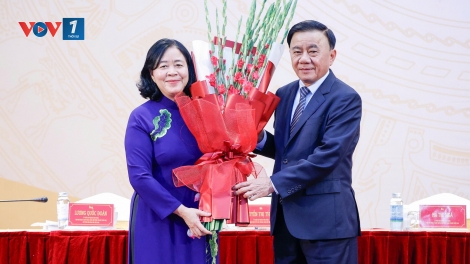 Thời sự 18h 7/11/2025: Nữ Chủ tịch đầu tiên của Ủy ban Trung ương MTTQ Việt Nam
