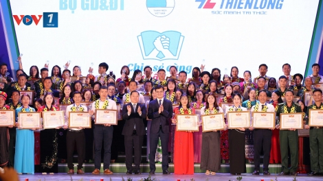 Tuyên dương 80 nhà giáo tận tâm với sự nghiệp giáo dục vùng cao, biên giới