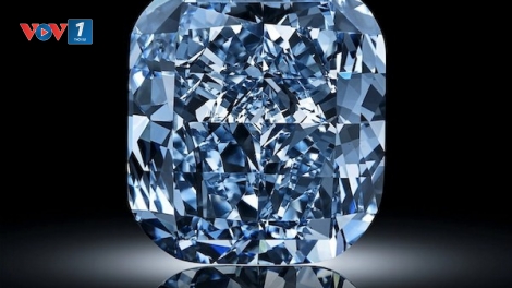 Lần đầu đấu gia viên kim cương xanh Mellon Blue nặng 9,51 carat