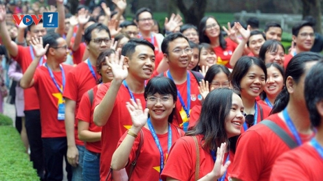 Khuyến khích người tài cống hiến cho đất nước