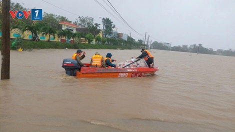 Thời sự 21h30 22/11/2025: 85 người chết và mất tích do mưa lũ tại các tỉnh miền Trung