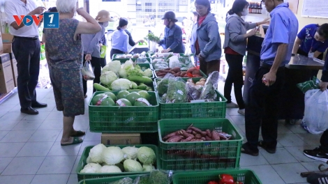 Khánh Hòa: Gian hàng “bình ổn giá” bán cao hơn chợ truyền thống