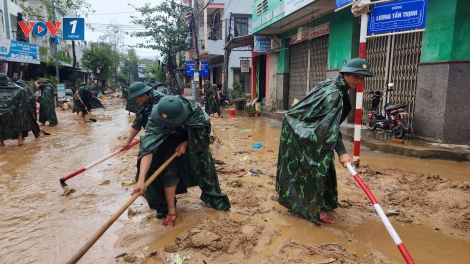 Đông Đắk Lắk sau lũ dữ: Đứng dậy từ bùn đất và tình người