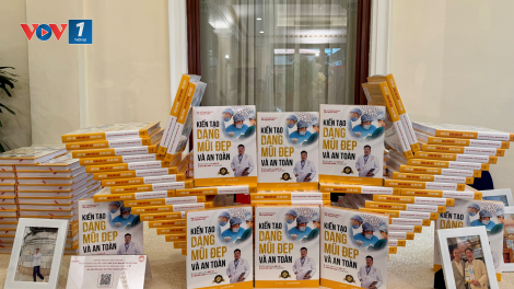 Ra mắt sách “Kiến tạo dáng mũi đẹp và an toàn – Góc nhìn của Bác sĩ Nguyên Giáp từ Harvard”