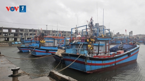 Quảng Ngãi gió mạnh, mưa lớn; hoàn tất di dời dân, tăng cường trực chiến ứng phó bão số 13