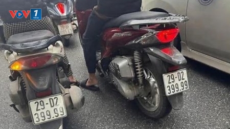 Cảnh sát thông tin về 2 chiếc xe máy có biển số giống nhau cùng xuất hiện trên đường