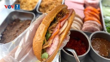 TP.HCM siết kiểm tra, giám sát an toàn thực phẩm tại các cơ sở bánh mì
