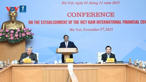 Thủ tướng chủ trì Hội nghị tham vấn nghị định về thành lập Trung tâm tài chính quốc tế tại Việt Nam