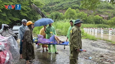 Khánh Hòa khẩn trương sơ tán dân vùng sạt lở, ứng phó bão số 13