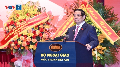 Thủ tướng yêu cầu ngành ngoại giao làm tốt hơn nữa sứ mệnh quốc tế