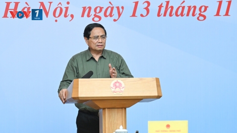 Thủ tướng: Nhanh chóng khôi phục sản xuất kinh doanh, ổn định đời sống nhân dân tại miền Trung