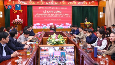 Khai giảng lớp bồi dưỡng, cập nhật kiến, kỹ năng về công tác xây dựng Đảng đối với cấp ủy cấp xã