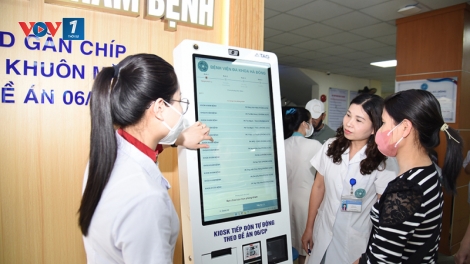 Ứng dụng công nghệ thông tin, chuyển đổi số, nâng cao chất lượng phục vụ nhân dân khám, chữa bệnh