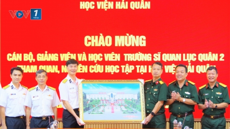 Học viên Trường Sĩ quan Lục quân 2 tham quan, nghiên cứu học tập tại Học viện Hải quân