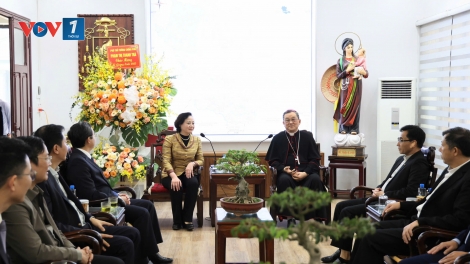 Phó Thủ tướng Phạm Thị Thanh Trà thăm, chúc mừng Giáng sinh Tòa Giám mục Bắc Ninh