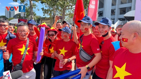 Trước giờ bán kết, U22 Việt Nam được tiếp lửa từ khán đài Rajamangala