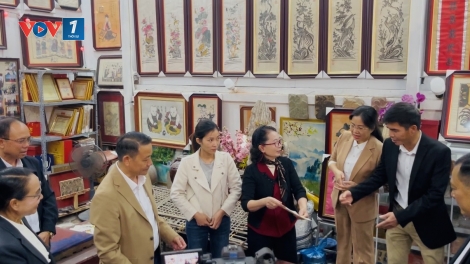 Miệt mài hồi sinh nghề làm tranh Đông Hồ - Di sản văn hoá phi vật thể thứ 17 của Việt Nam