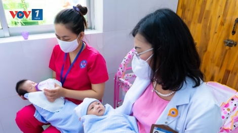 Khuyến khích người trẻ kết hôn và sinh con, đảm bảo mức sinh thay thế.