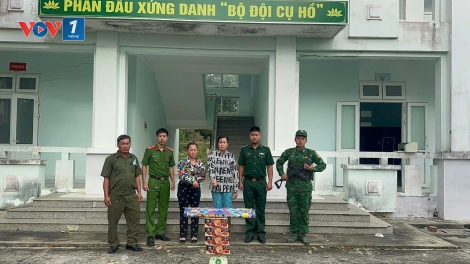Bộ đội biên phòng Tây Ninh thu giữ 28 kg pháo hoa nổ mang nhãn hiệu nước ngoài